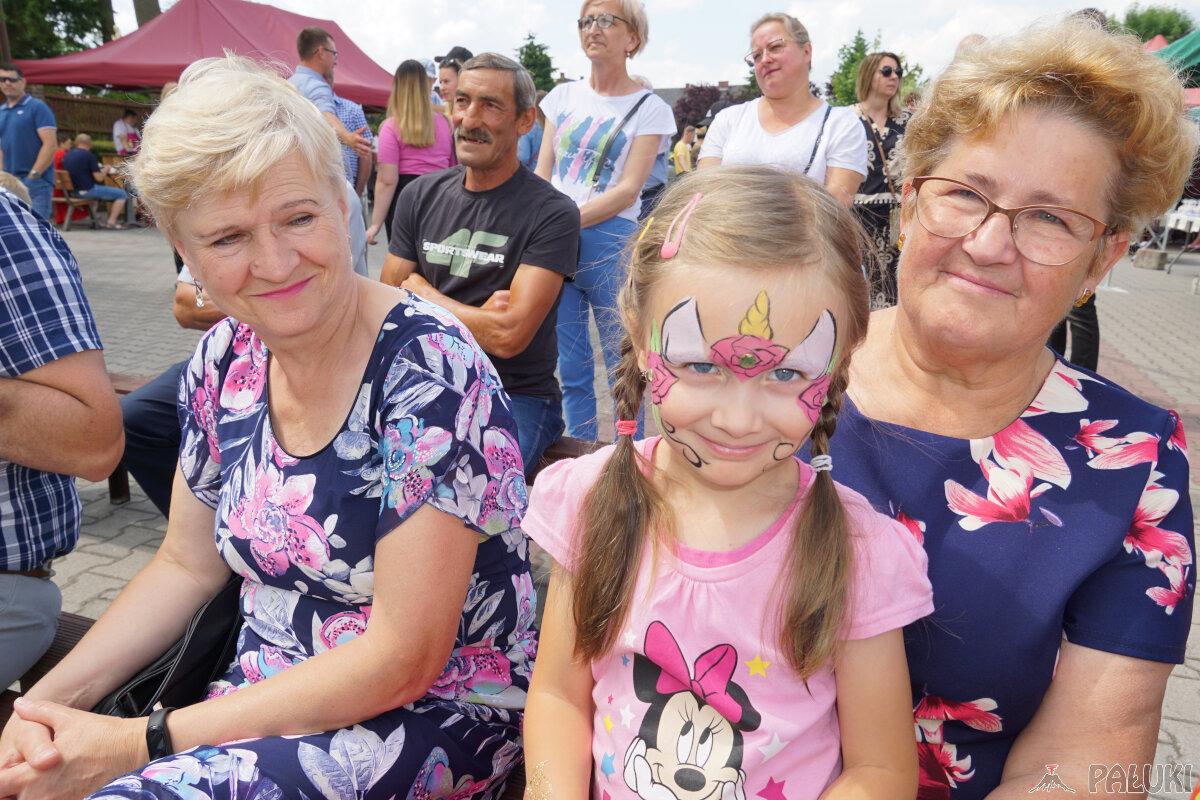 Parafianie św. Jakuba w Barcinie wsparli pogorzelców z Mamlicza. Na festynie zebrali 23.860 zł (zdjęcia)