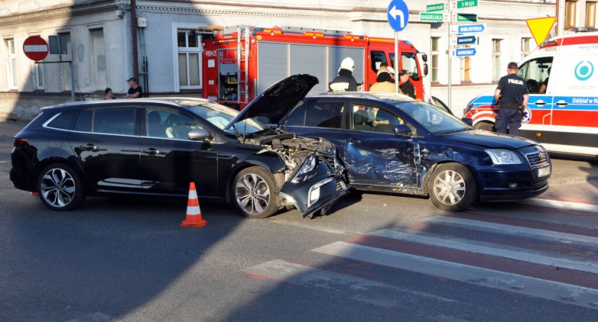 Kolizja w centrum Szubina. Zatrzymane dowody rejestracyjne