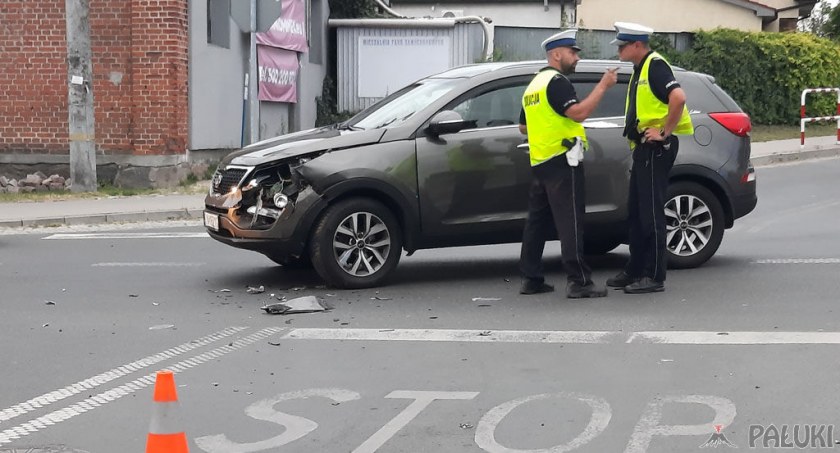 Zderzenie na skrzyżowaniu w Żninie. Poszkodowany w szpitalu