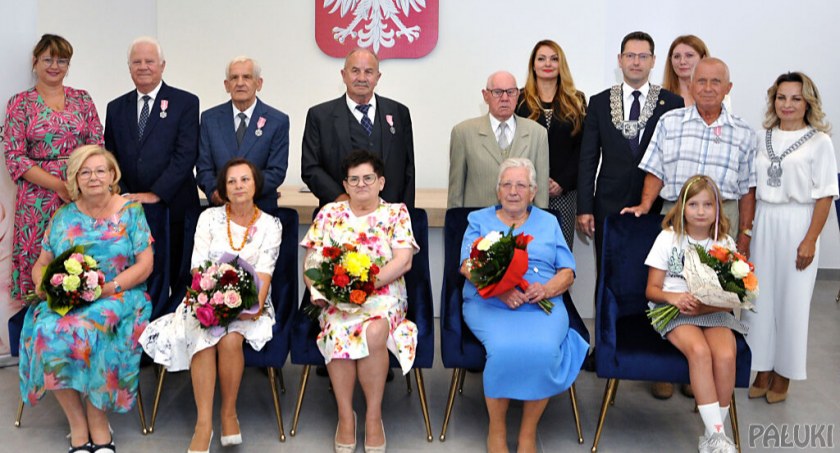 Czego trzeba, by związek przetrwał lata? Diamentowe i złote gody w Szubinie (zdjęcia)
