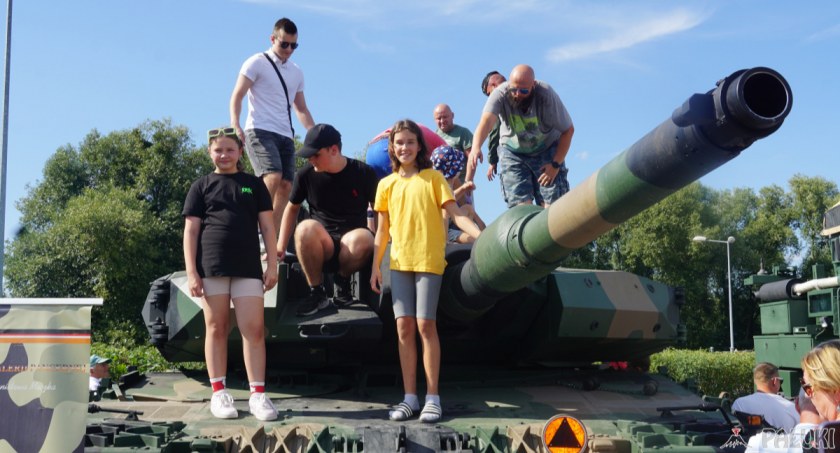 Piknik wojskowy w Barcinie. Spełnione marzenie - wsiąść  na Leoparda