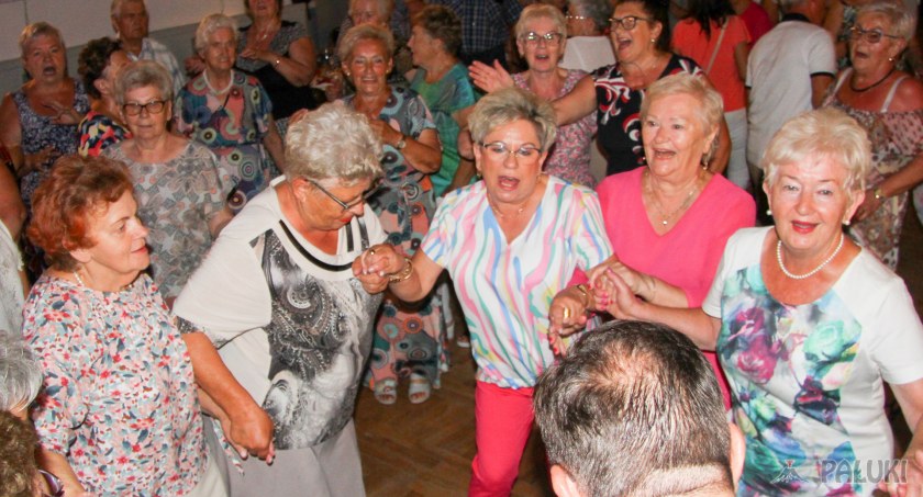 Disco senior w Żnińskim Domu Kultury i hity polskiego big-beatu