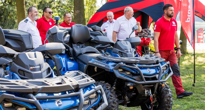 Quad, kaski, kombinezony i silnik dla WOPR w Żninie