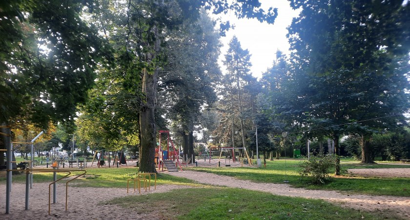 Przed wyborami spływają pieniądze do gmin
