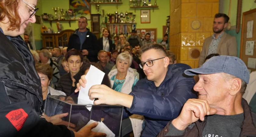 Opozycja przejmuje władzę w Sobiejuchach. Sylwia Korbal pokonała Stanisława Goclika (wideo + zdjęcia)