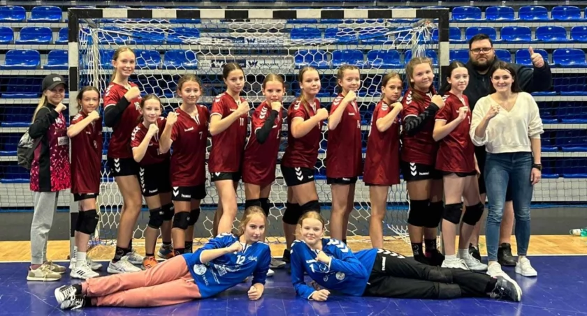 Bezkonkurencyjne szczypiornistki z Kcyni wygrywają Junak Cup 2023 we włocławskiej Hali Mistrzów