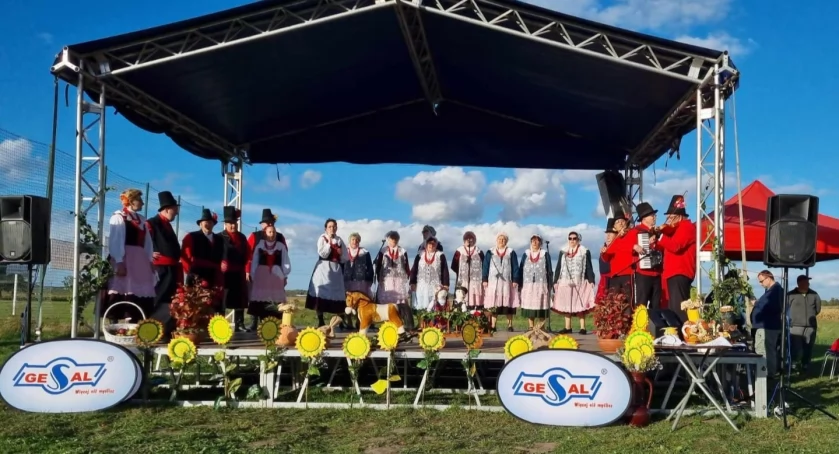 Kcyński zespół Pałuki promuje lokalny folklor i zbiera nagrody