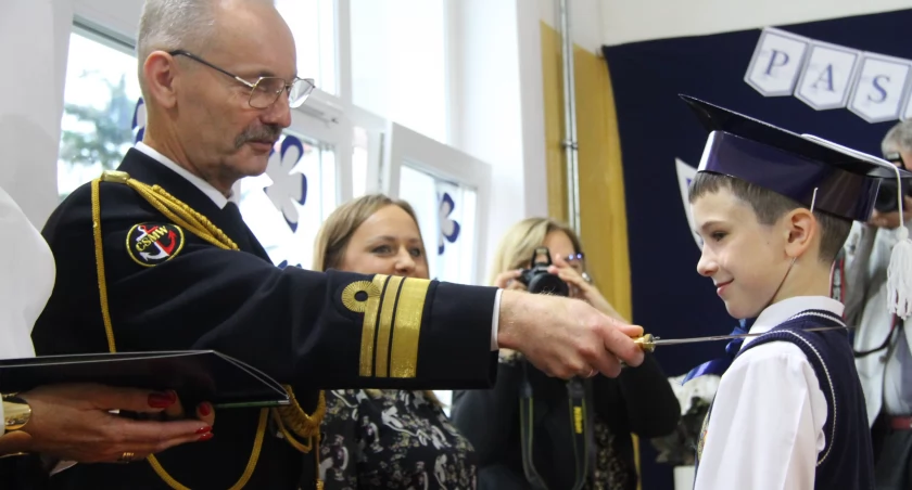 Jubileusz szkoły w Laskach Wielkich. Nowi uczniowie złożyli ślubowanie (wideo + zdjęcia)