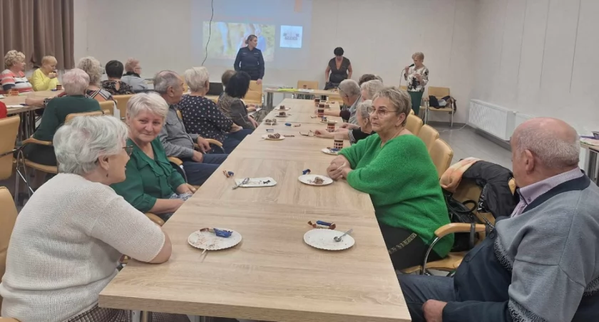 W Klubie Seniora Wrzos w Barcinie o bezpieczeństwie osób starszych
