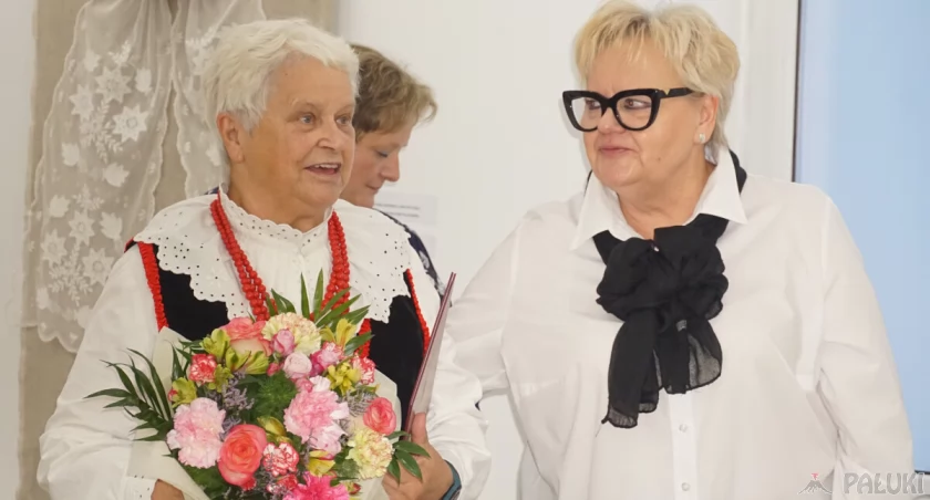 Krystyna Ługiewicz 45 lat ocala haft pałucki od zapomnienia. Żnin nie zapomniał o jubileuszu mistrzyni  (wideo + zdjęcia)
