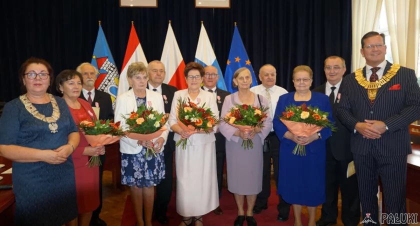 Złote Gody w Żninie czas zaczynać. Pięć par już z medalami (wideo + zdjęcia)