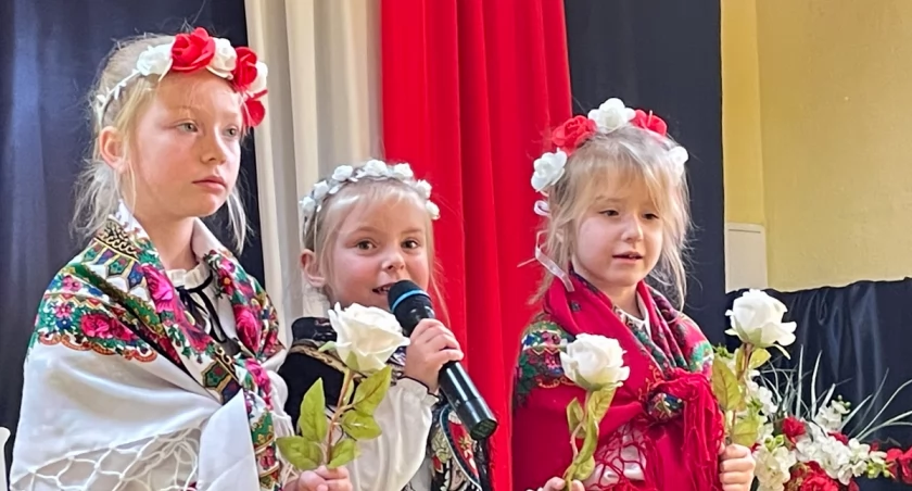 Wspaniałe wykonania piosenek przez przedszkolaki na konkursie pieśni patriotycznej (wideo, zdjęcia)