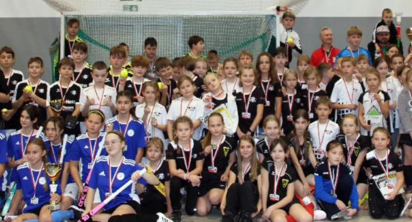 Finał hokejowego turnieju: LKS Gąsawa i Stella Gniezno najlepsze w swoich kategoriach