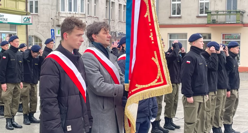 30 uczniów klasy mundurowej ZST w Żninie złożyło ślubowanie (wideo + zdjęcia)