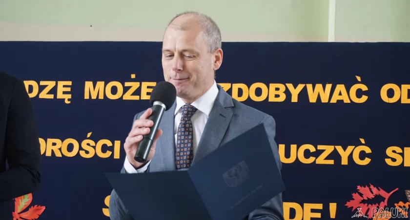Dwóch kandydatów na stanowisko dyrektora SP w Dziewierzewie 
