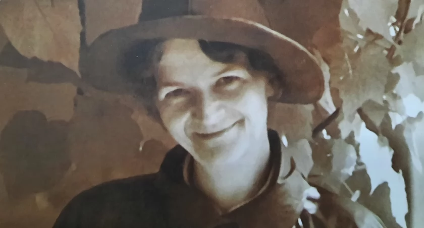 Odsłonięcie krzyża harcerskiego na grobie druhny Włodki 