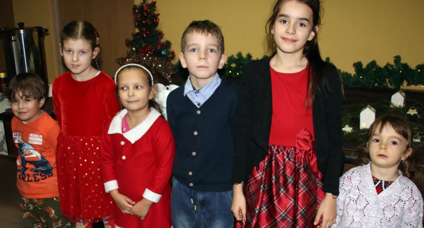Kolędy i Mikołaj w Nowejwsi Pałuckiej (galeria zdjęć)