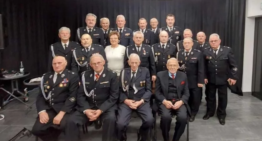 Druhowie seniorzy OSP gm. Janowiec Wlkp. podzielili się opłatkiem