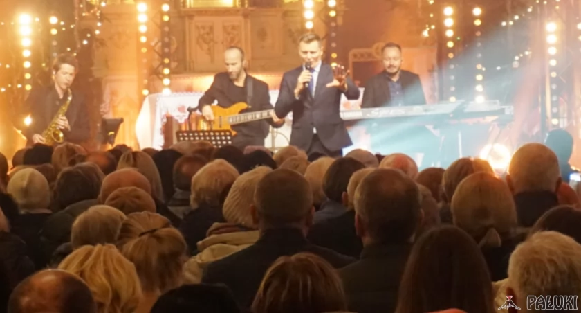 Szubiniacy kolędowali z Rafałem Brzozowskim (wideo + zdjęcia)