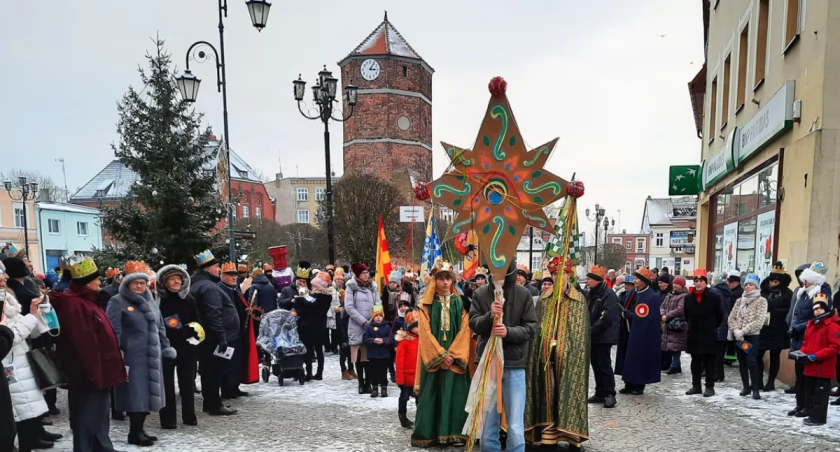Orszak w Żninie - nie tylko trzej królowie, ale i Bosy pastuszek (zdjęcia)
