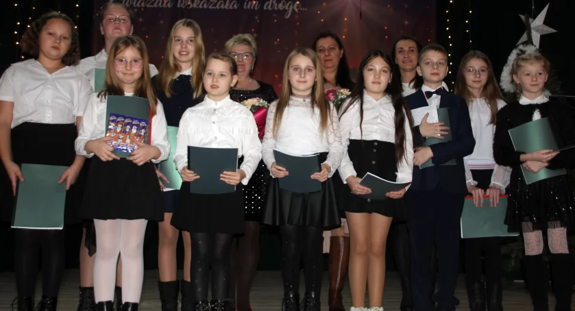 Nie w stajence, ale w Stodole - występ gąsawskiego kółka teatralnego i muzycznego (galeria)