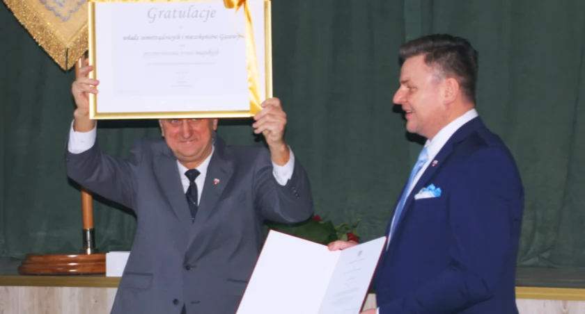 Wojewoda wręczył akt nadania praw miejskich Gąsawie (video i galeria)
