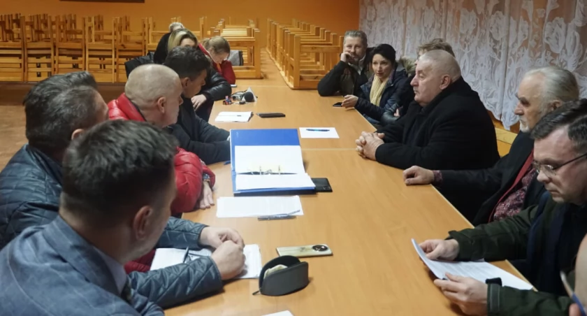Tomasz  Chmielewski może rozmawiać o innych lokalizacjach dla krematorium. Jest 