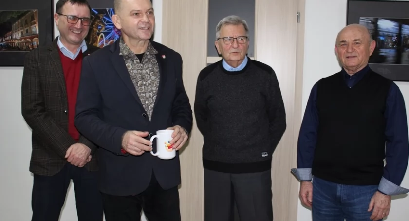 Światła Miasta - wernisaż wystawy fotograficznej grupy Flesz w szubińskiej bibliotece