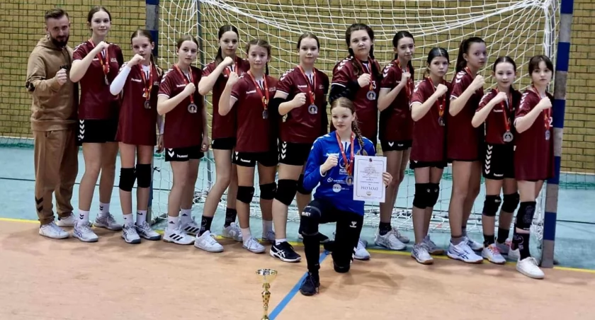 Wicemistrzostwo województwa kujawsko-pomorskiego w piłce ręcznej dziewcząt dla Kcyni