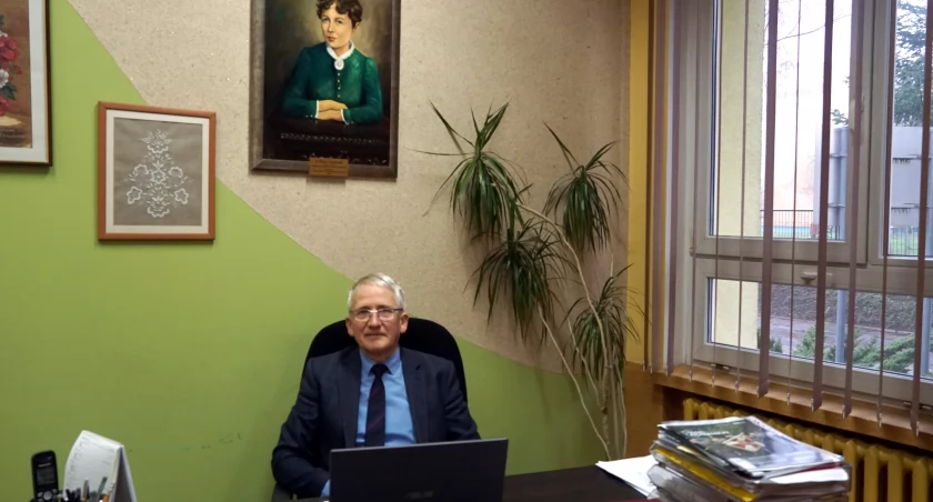 Żniński mechanik bez patrona, ale ze sztandarem
