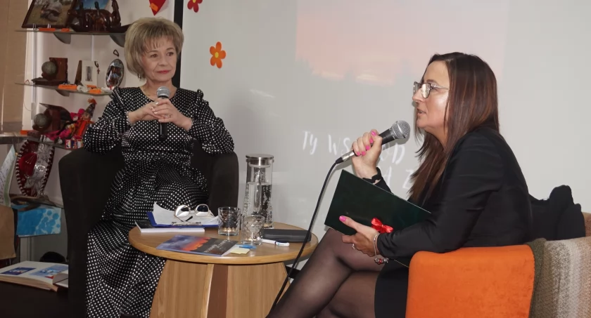 Ty wschód Ja Zachód - spotkanie autorskie z Sylwią Antoniną Ciesielską (zdjęcia)