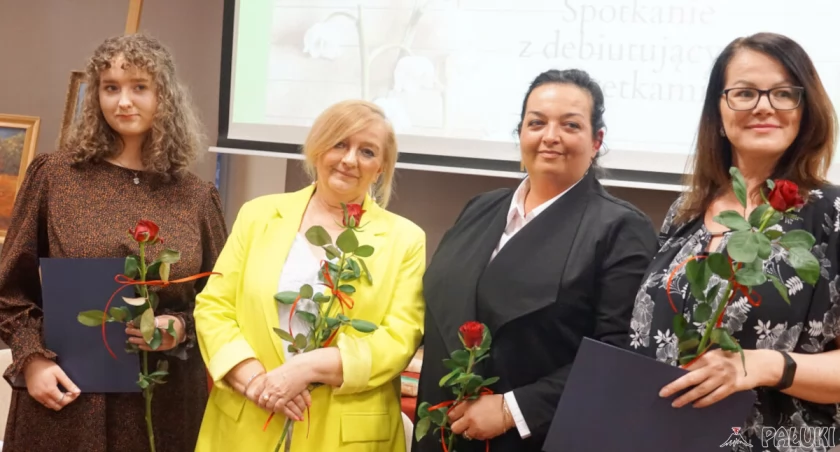 Poezja bez nudy. Debiut czterech poetek w barcińskiej bibliotece (wideo + zdjęcia)