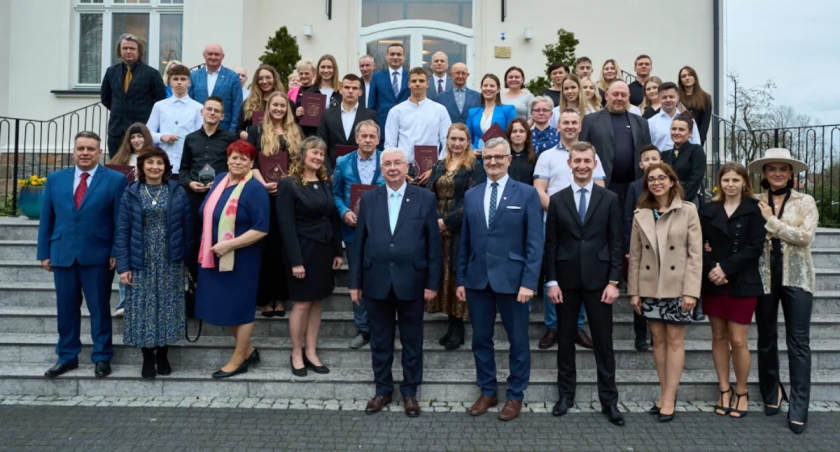 Mieszkańcy gminy Kcynia laureatami nagród Zarządu Powiatu Nakielskiego za osiągnięcia w 2023 roku 