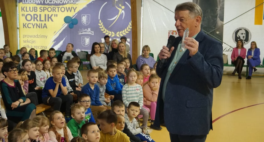 71. rocznica śmierci prof. Jana Czochralskiego, patrona szkoły podstawowej w Kcyni (zdjęcia)