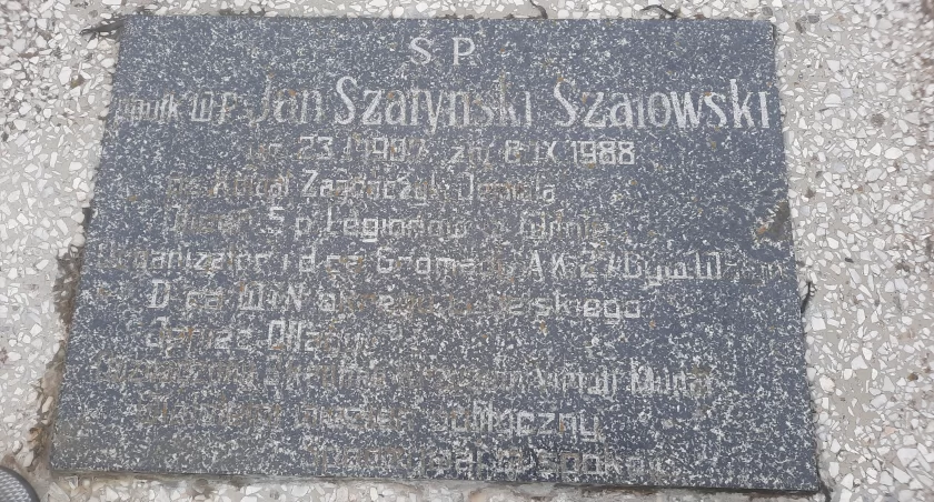 Tabliczka w hołdzie żołnierzom AK dla Jana Szatowskiego 