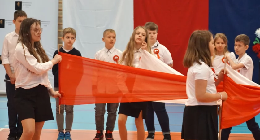 Patriotyczny apel w żnińskiej dwójce (wideo + zdjęcia)