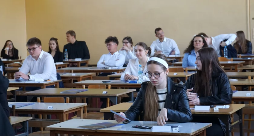 Trwają matury. Przed egzaminem z matematyki odwiedziliśmy żnińskie liceum (wideo + zdjęcia)