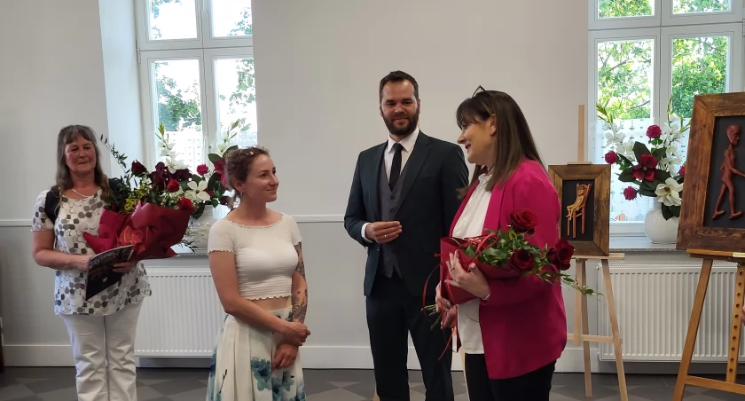 Sztuka zamiast komercji - wystawa twórców Grupy Plamas w Kcyni (zdjęcia)