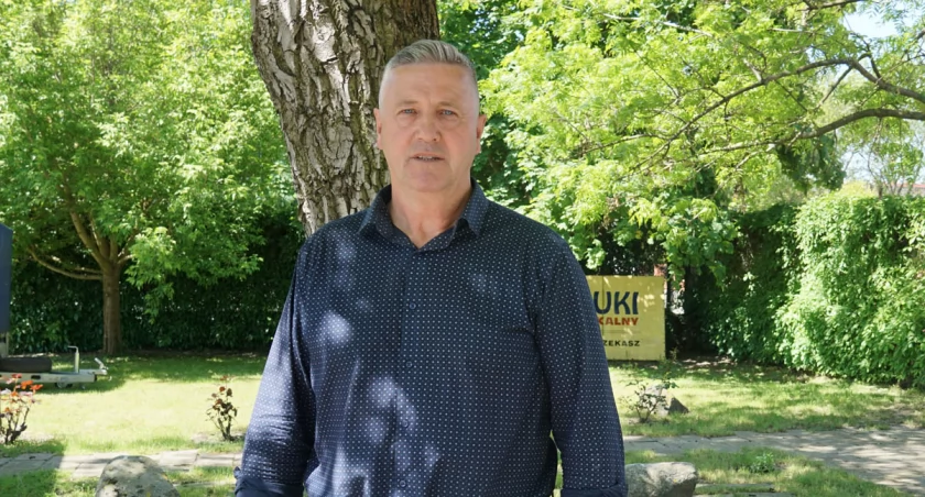 Na granicy z Murczynem: elektrownia słoneczna w Młodocinie