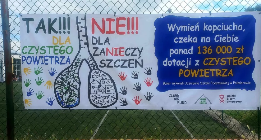 Uczniowie wykonali banery, a Kcyński Alarm Smogowy zadbał o ich wydrukowanie