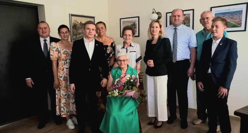 Urszula Wiśniewska z Janowca Wlkp. odznaczona Złotym Czepkiem za oddanie pielęgniarstwu 