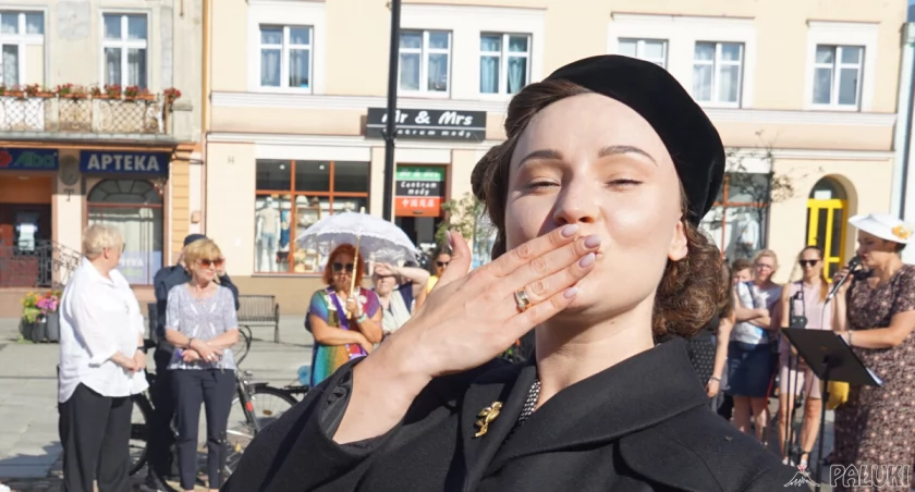 Lata 20, lata 30 - w czym na rowery? Odpowiedź w Żninie dali pasjonaci z Zabrza