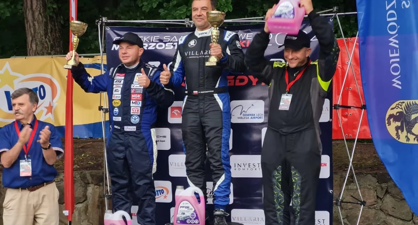 Z Kowalewka na podium samochodowego wyścigu