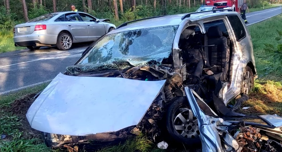 Czołowe zderzenie i wymuszenie pierwszeństwa. Młodzi uczestnicy wypadków w szpitalu