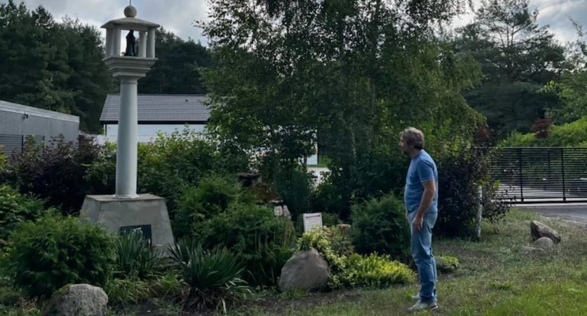 Klkadziesiąt rzeźb w Brzóskach - wsi, która ma klimat przyjazny tworzeniu 