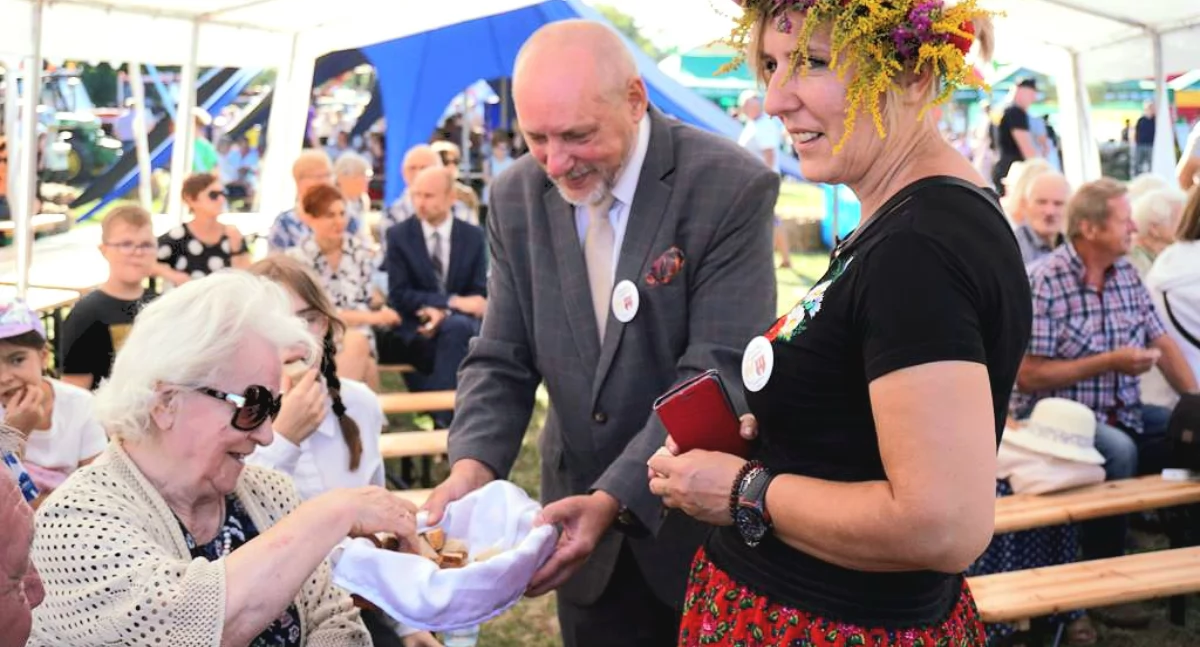 Gogółkowskie dożynki pełne podziękowań, pachnącego chleba i dobrej zabawy (fotogaleria)