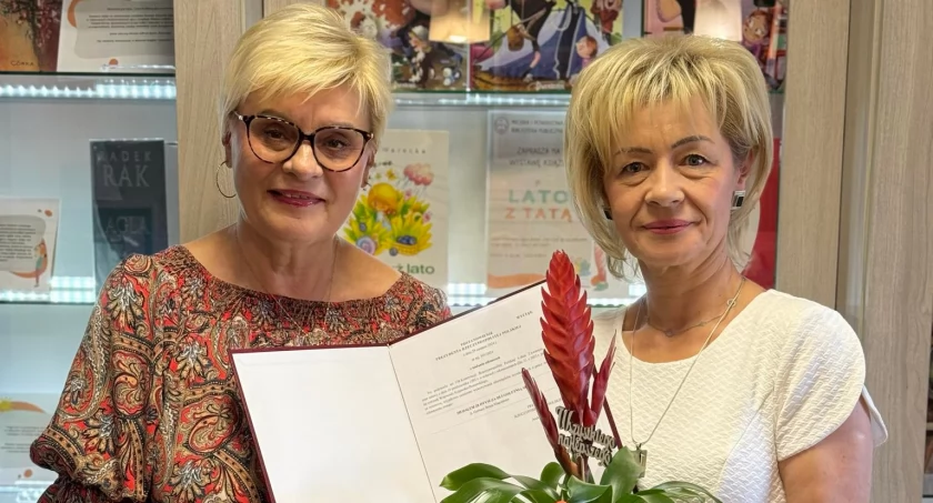Prezydent przyznał Złoty Medal Za Długoletnią Służbę żnińskiej bibliotekarce Beacie Garbacz