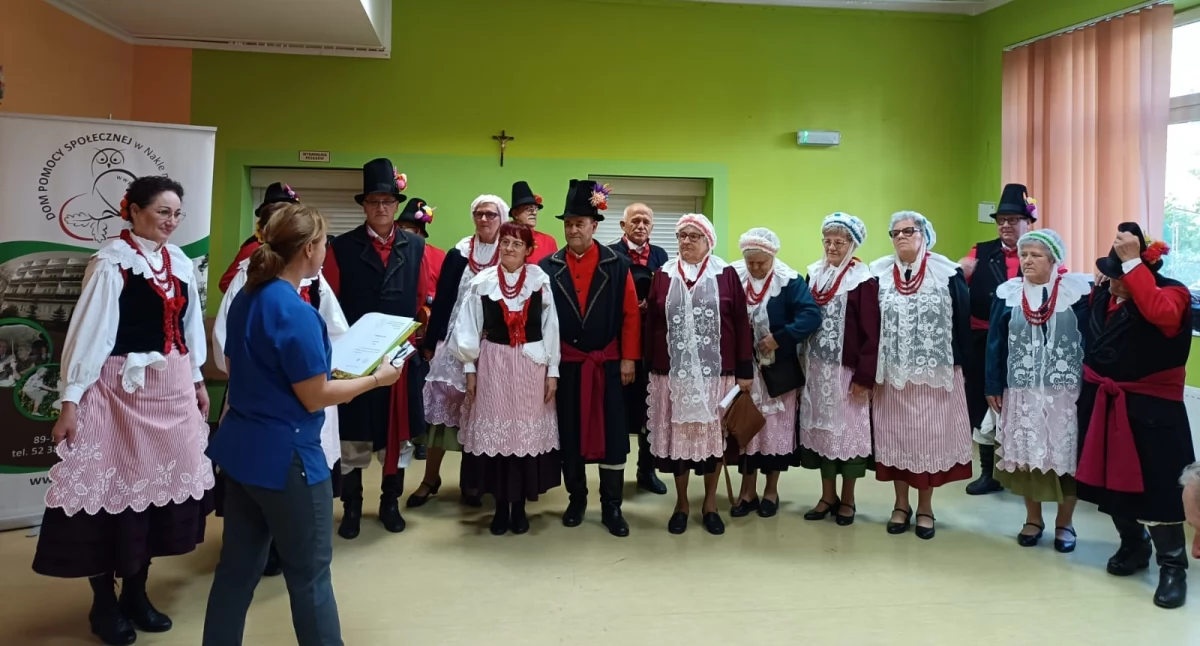 Dla serca i dla ducha - pałucka nuta. Zespół Pałuki z wizytą w nakielskim DPS (fotogaleria)