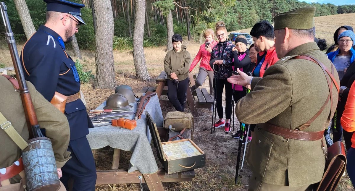 Wyjątkowy rajd Nordic Walking trasą schronów Samodzielnego Ośrodka Oporu „Dobieszewo” 