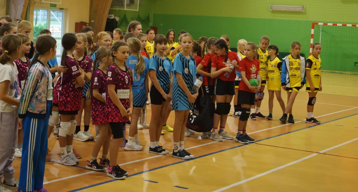 Turniej rocznika 2014 w piłce ręcznej dziewcząt na inaugurację cyklu Orlik Cup VIII 